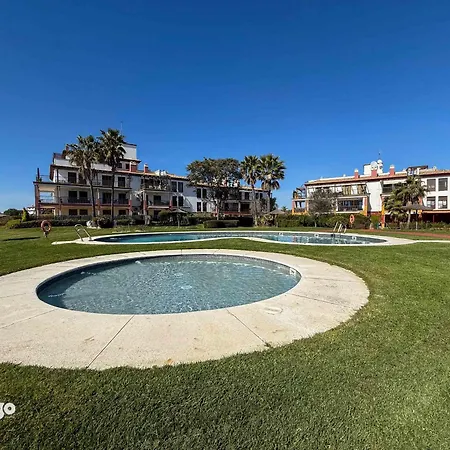 Kuc01 Modern With South Aspect And Pool